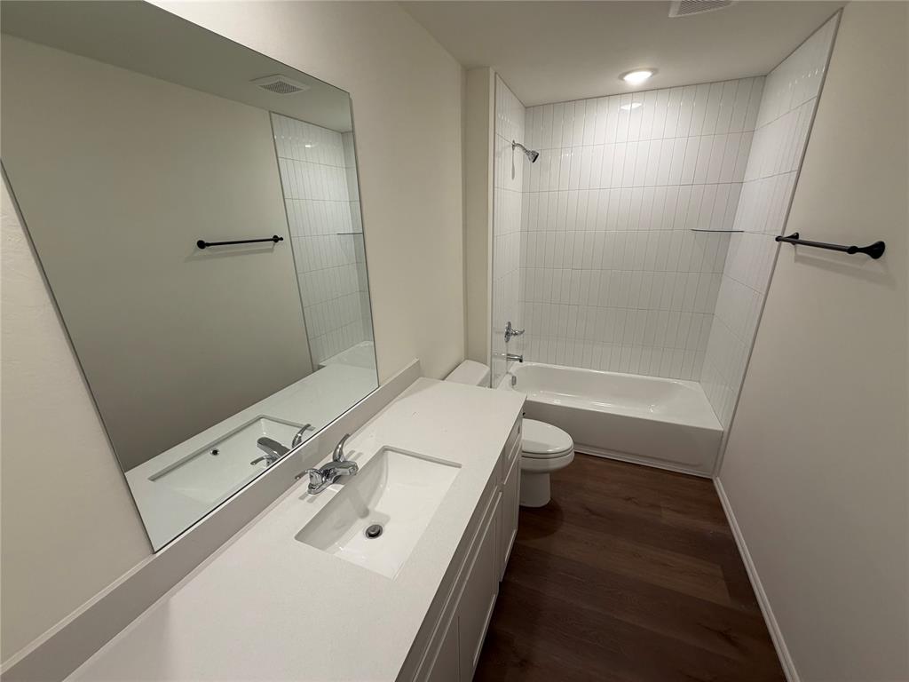 301 Aaran Way Property Photo 44