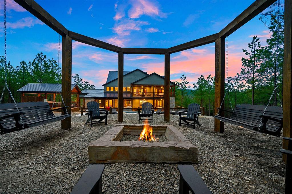 295 Boulder Creek Property Photo 4