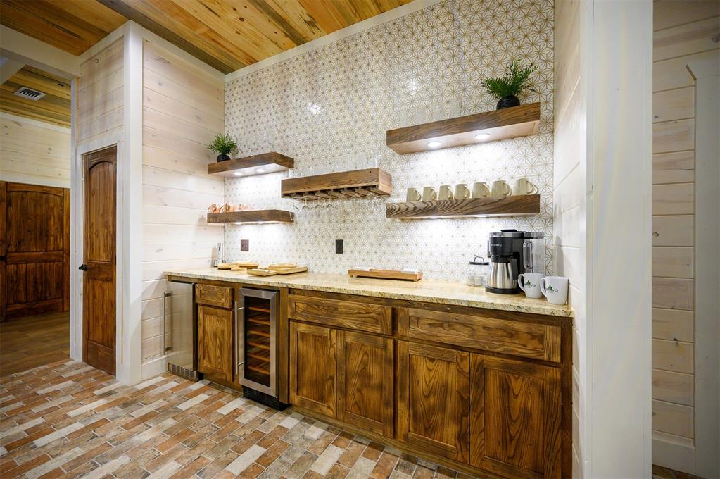 295 Boulder Creek Property Photo 10