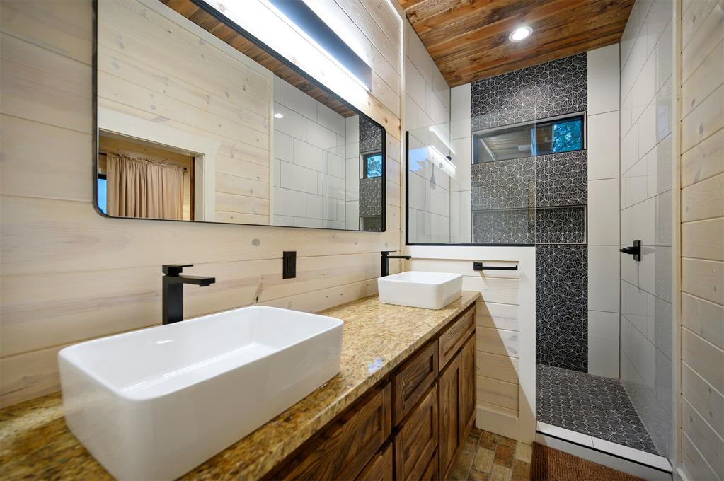 295 Boulder Creek Property Photo 16