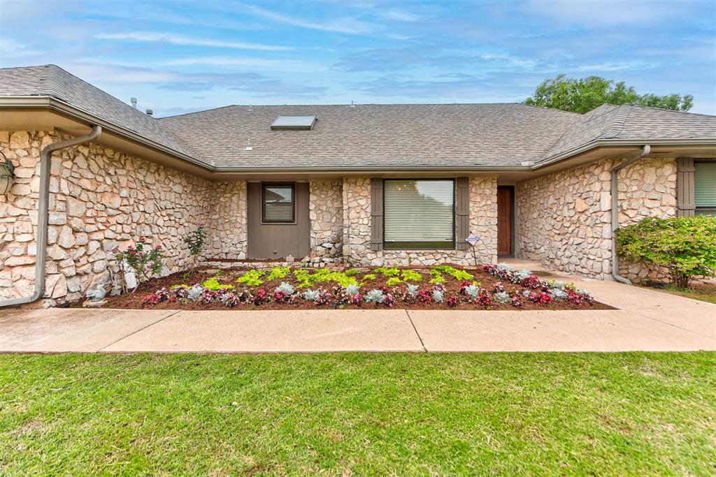 12913 Burlingame Avenue Property Photo 5