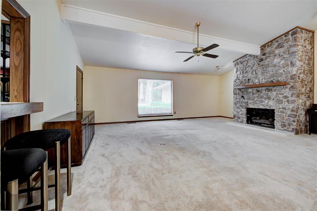 12913 Burlingame Avenue Property Photo 10