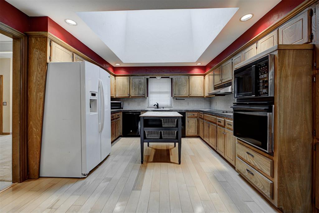 12913 Burlingame Avenue Property Photo 15