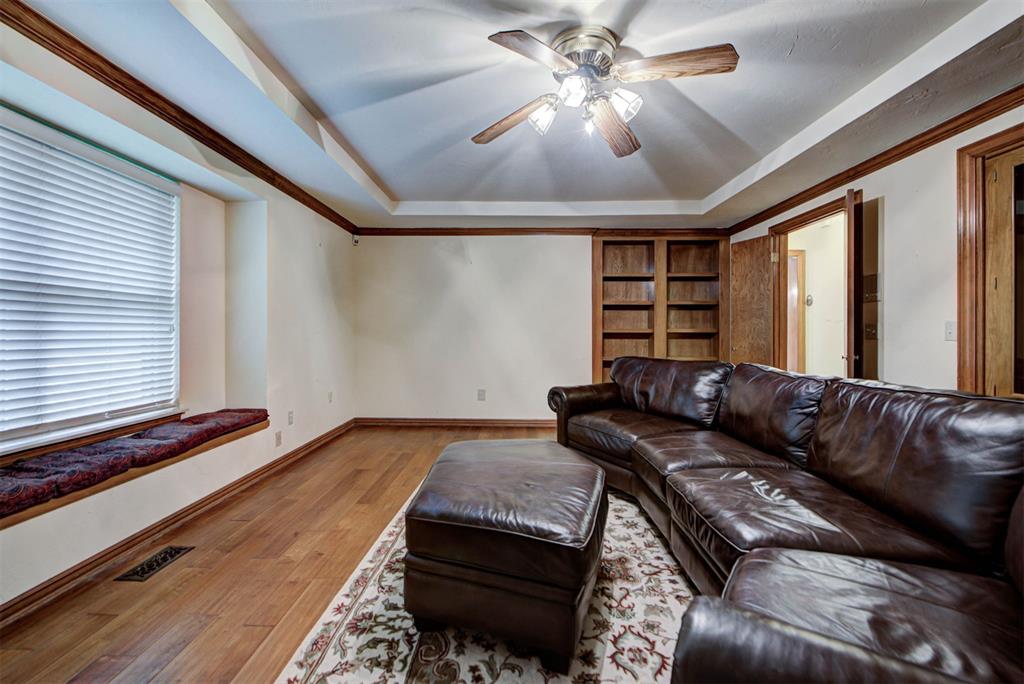 12913 Burlingame Avenue Property Photo 21