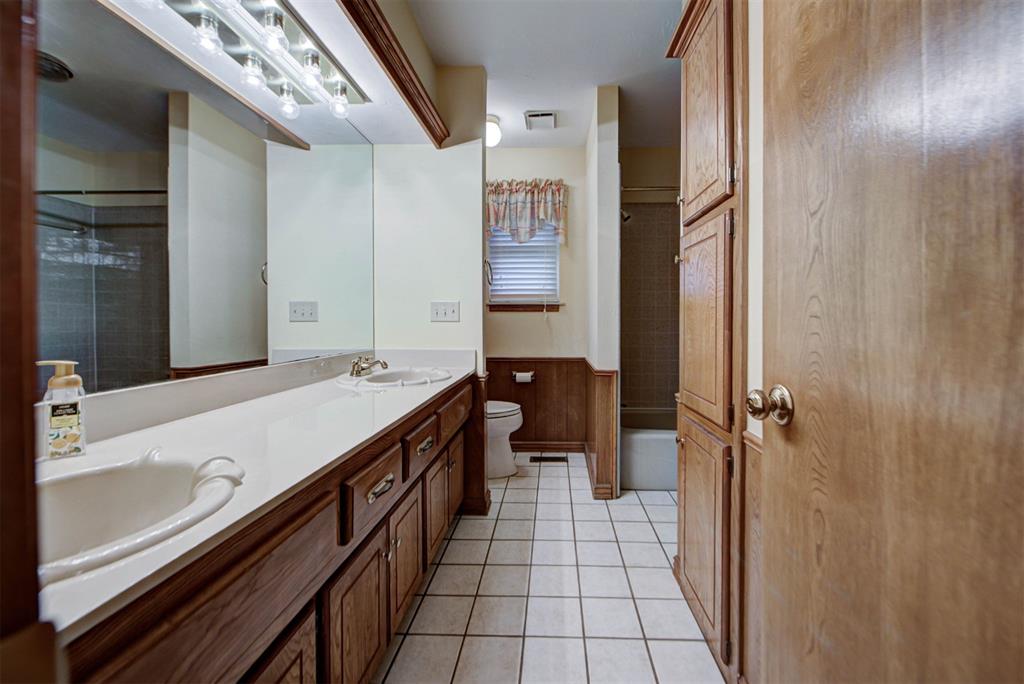 12913 Burlingame Avenue Property Photo 30