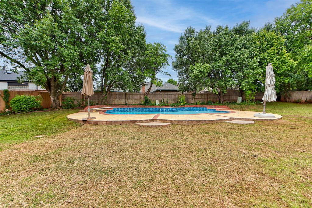 12913 Burlingame Avenue Property Photo 35