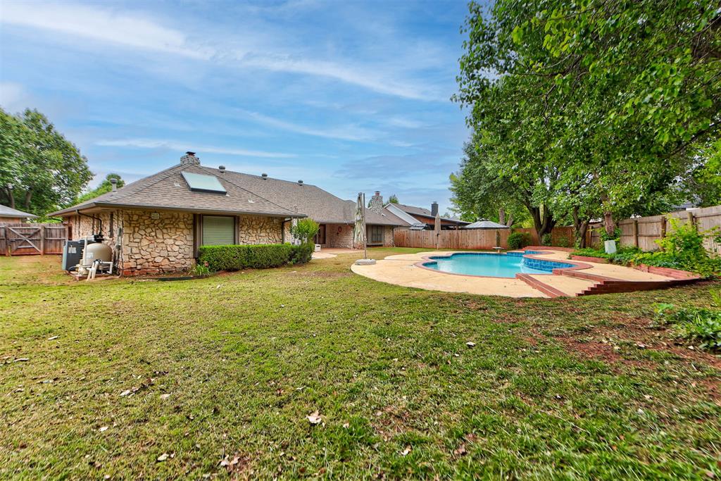 12913 Burlingame Avenue Property Photo 39
