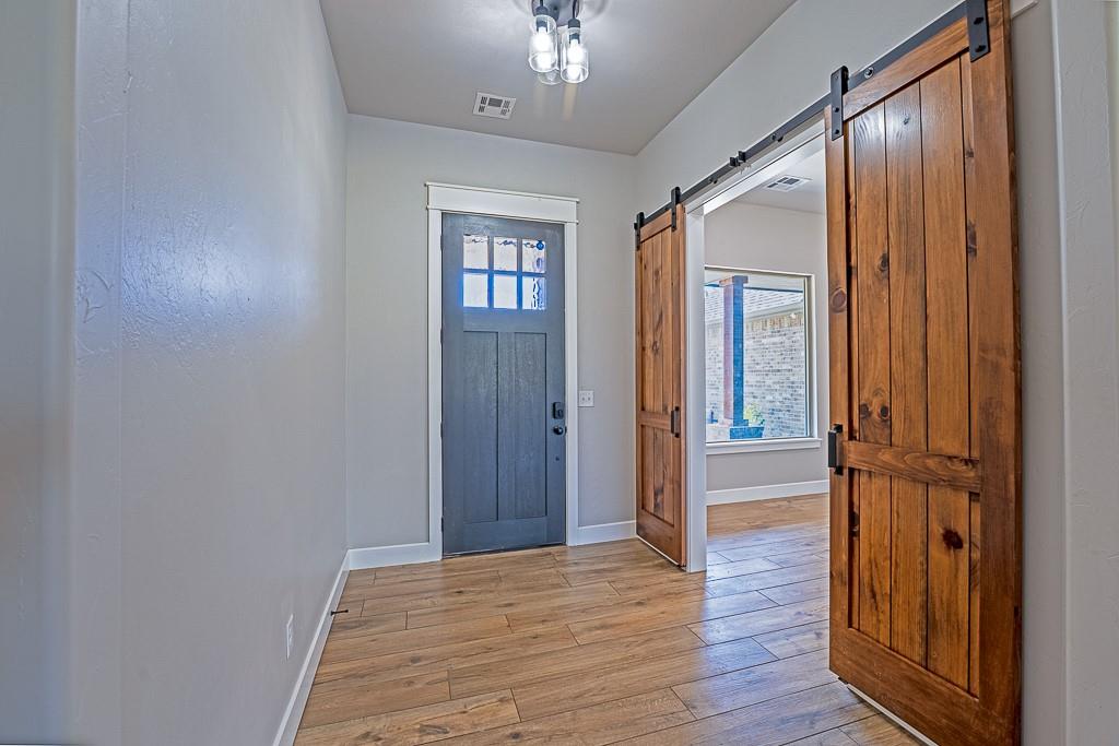 503 Cantebury Drive Property Photo 6