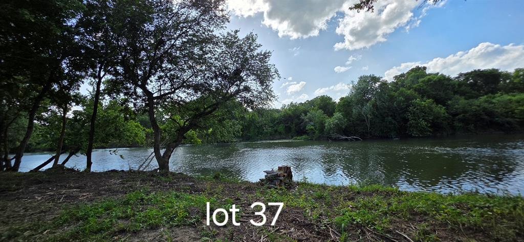 37 Riverstone Drive Property Photo 1