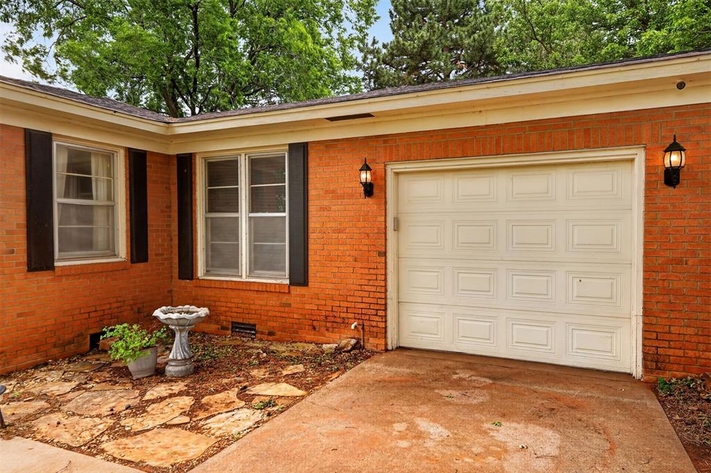 1014 W E Avenue Property Photo 3