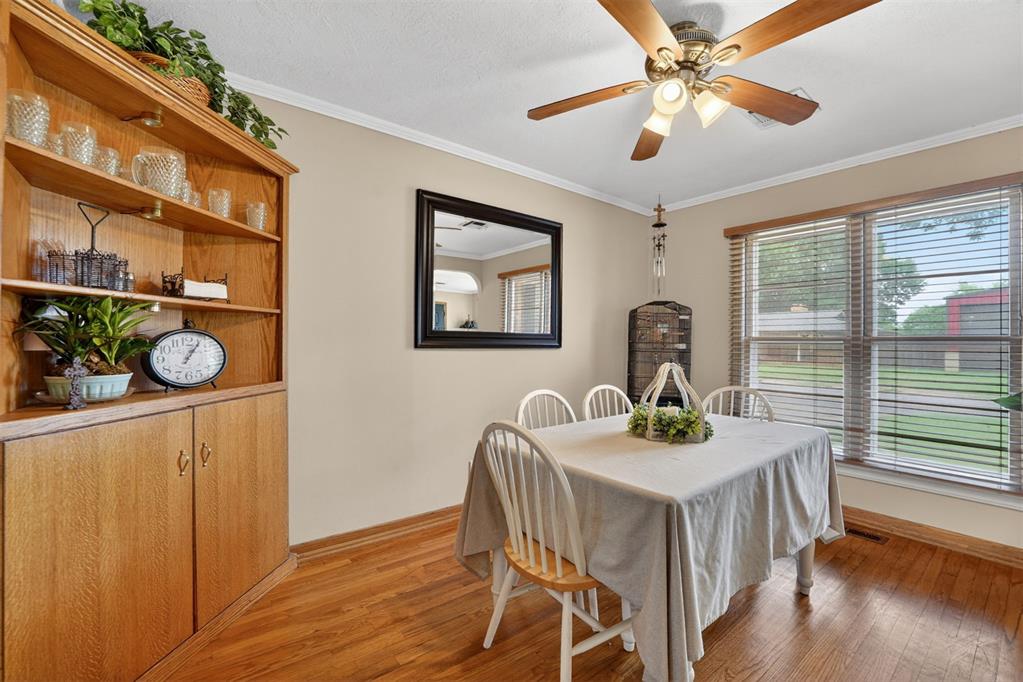1014 W E Avenue Property Photo 11