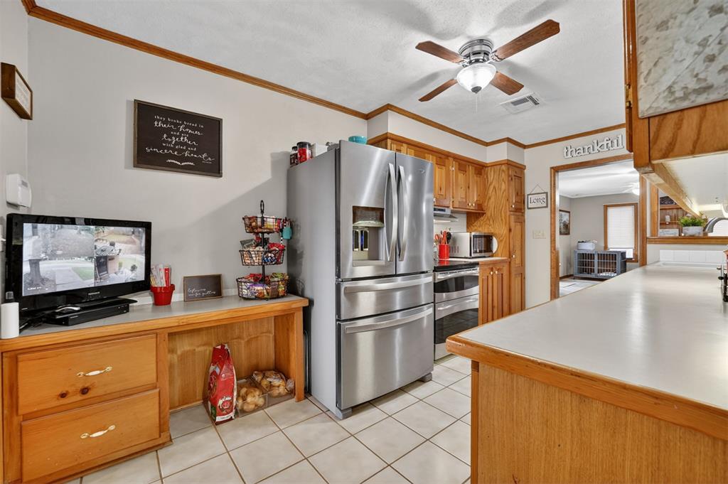 1014 W E Avenue Property Photo 13