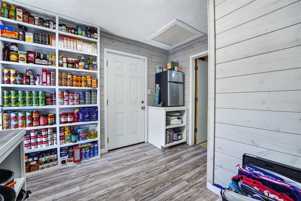 1014 W E Avenue Property Photo 18