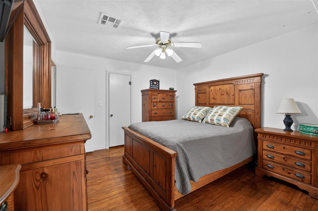 1014 W E Avenue Property Photo 24