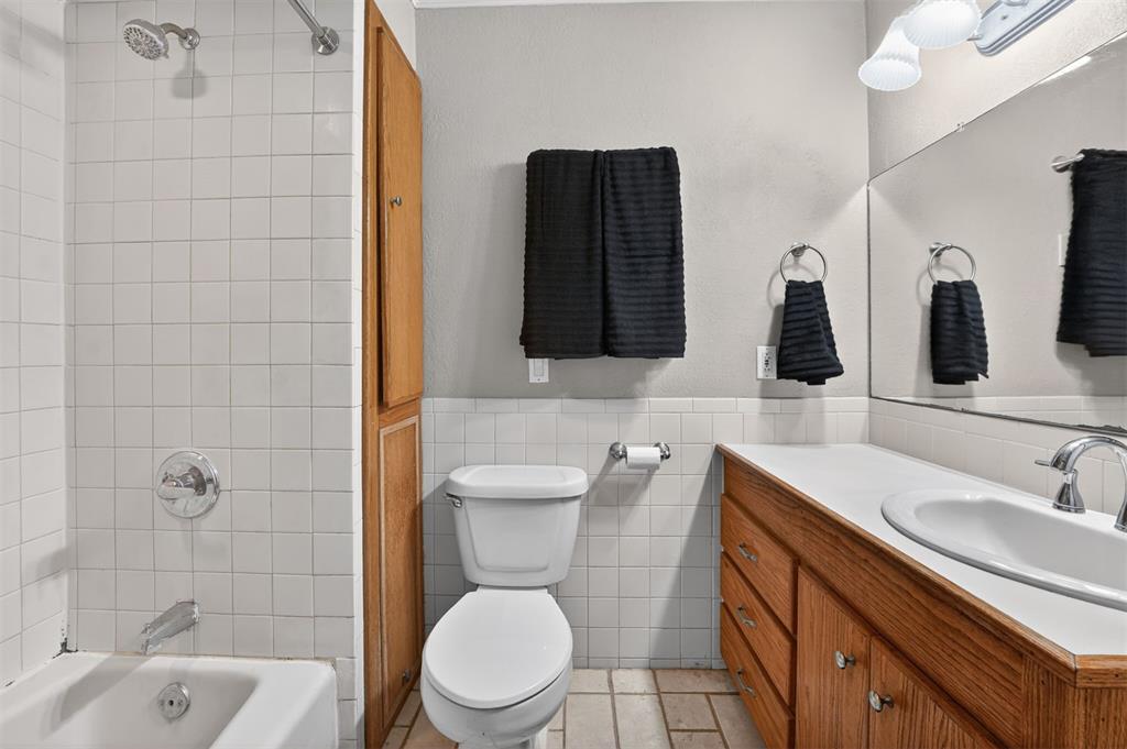 1014 W E Avenue Property Photo 29
