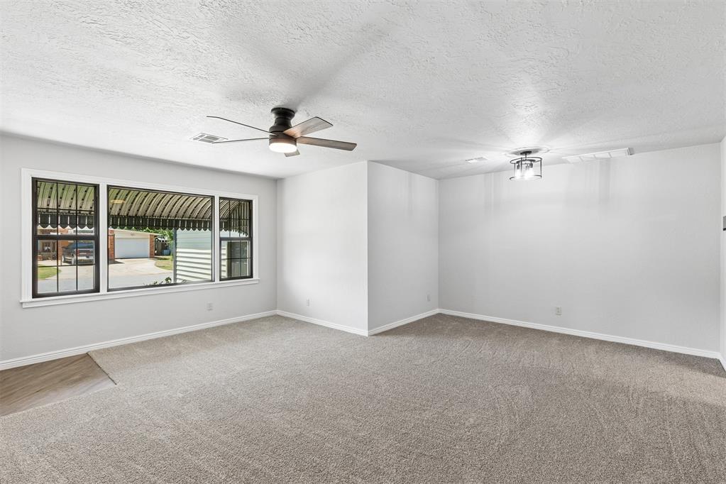 318 S Walnut Street Property Photo 11
