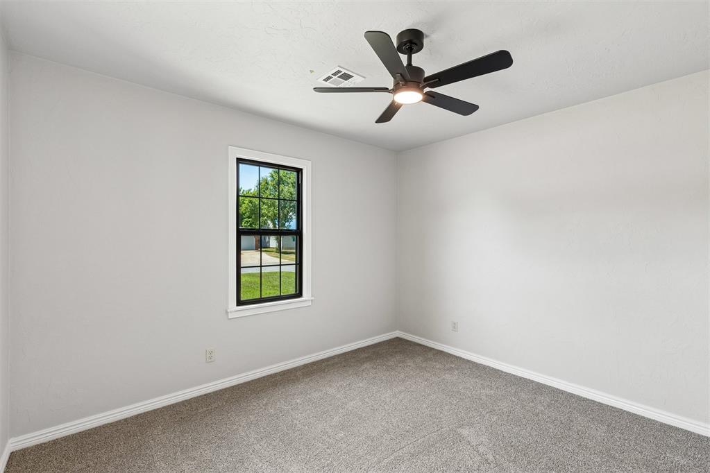 318 S Walnut Street Property Photo 37
