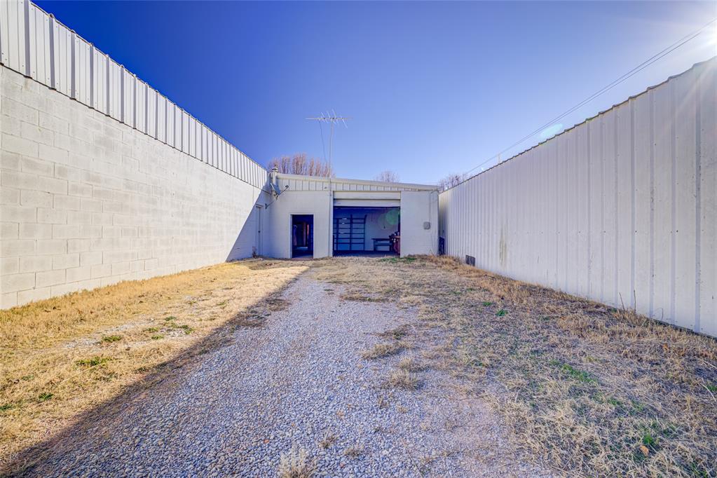 1230498 Property Photo 17