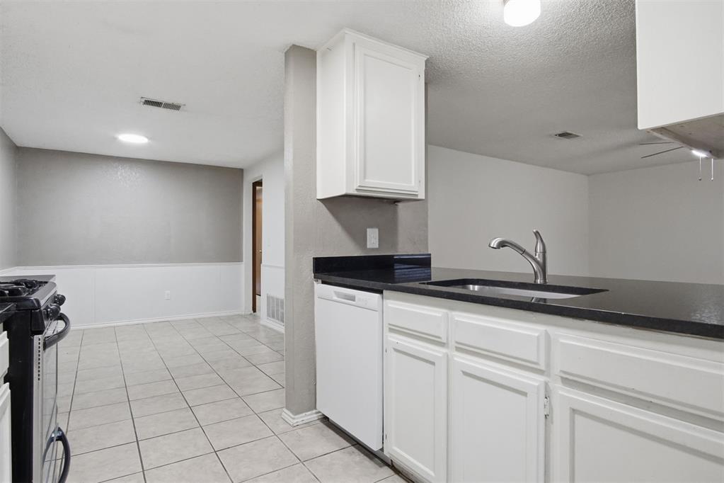7702 Nw 113th Place Property Photo 7