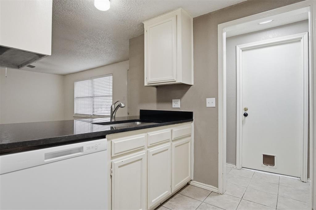 7702 Nw 113th Place Property Photo 11