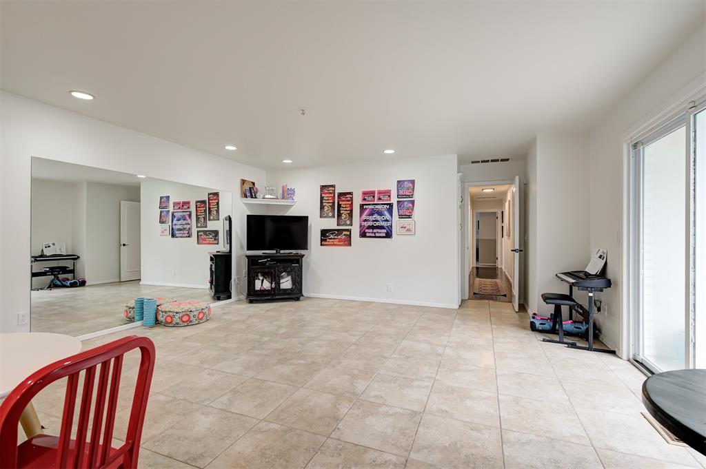 3926 Warwick Drive Property Photo 38