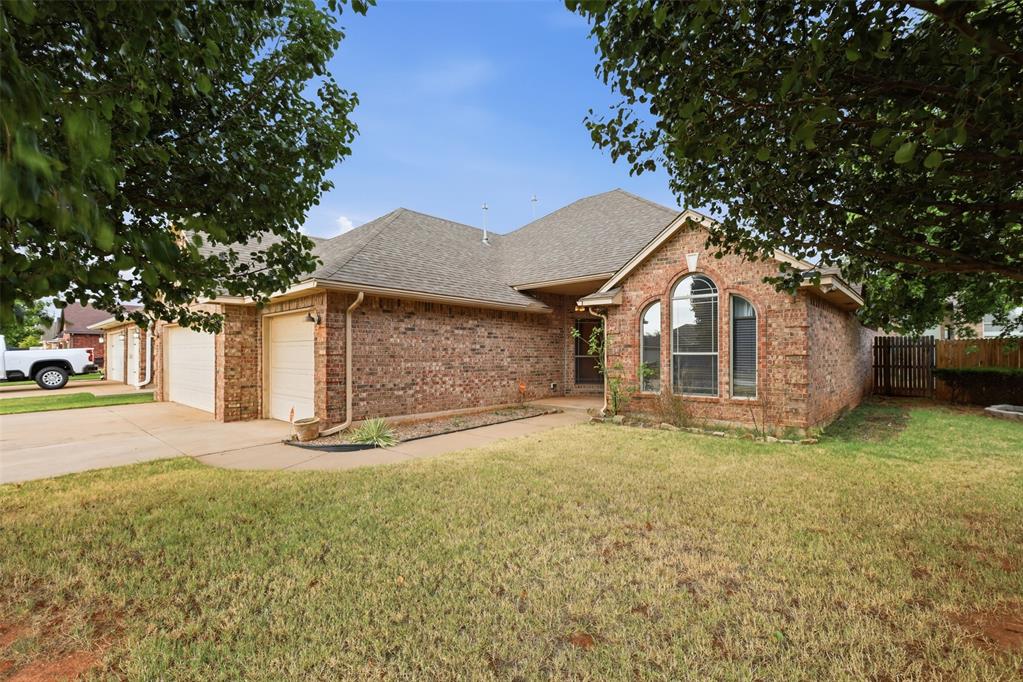 713 N Elk Way Property Photo 6