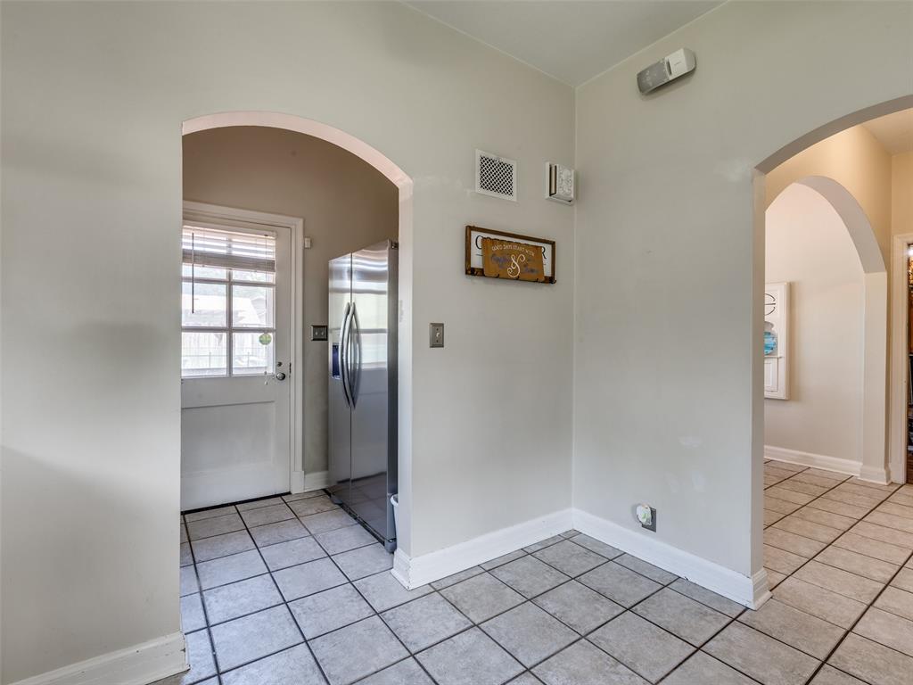 401 W 6th Avenue Property Photo 14