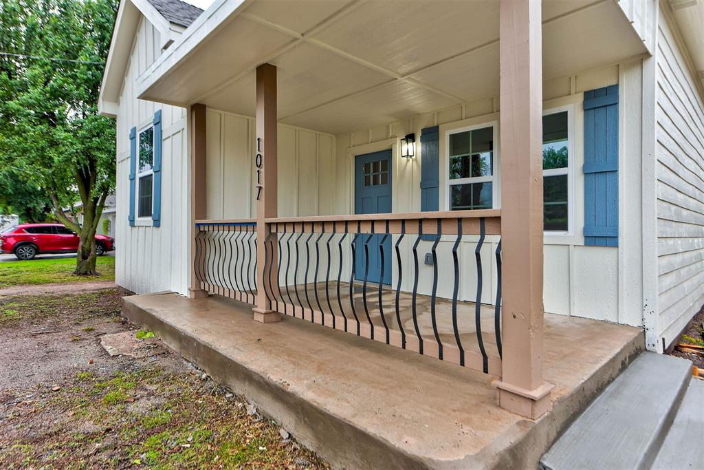 1017 E Cavanaugh Street Property Photo 4