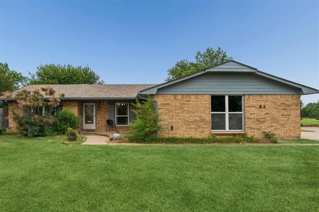 82 E Meadowlark Road Property Photo 1