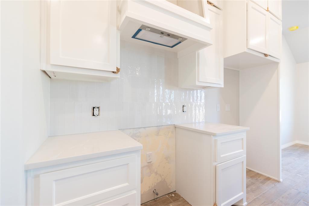 8732 Kate Crossing Property Photo 5