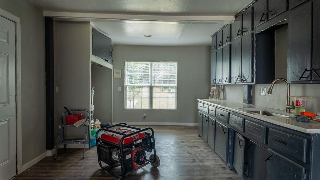 313 W Texas Avenue Property Photo 6