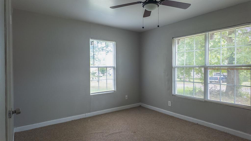 313 W Texas Avenue Property Photo 7