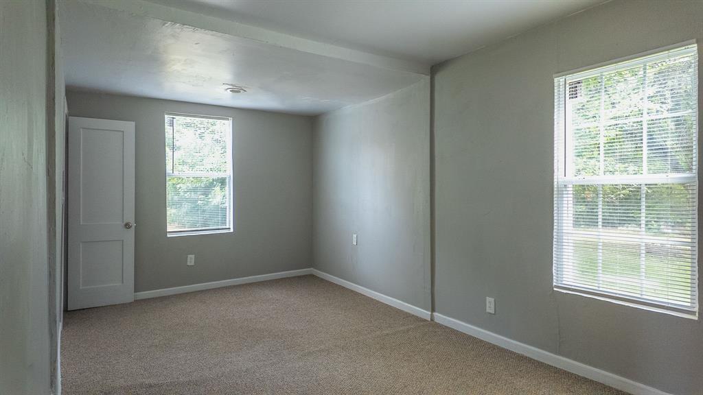 313 W Texas Avenue Property Photo 8