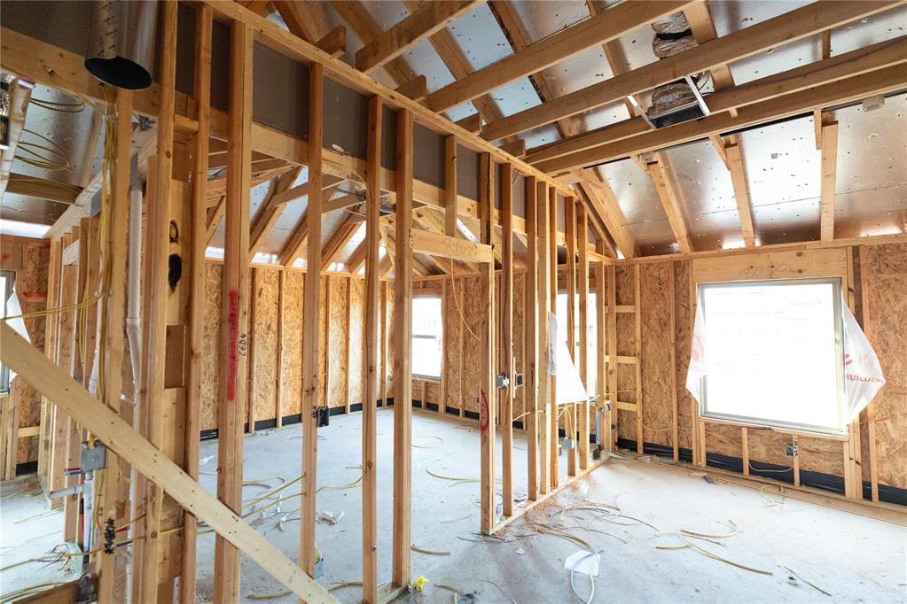 2121 Nw 171st Street Property Photo 5