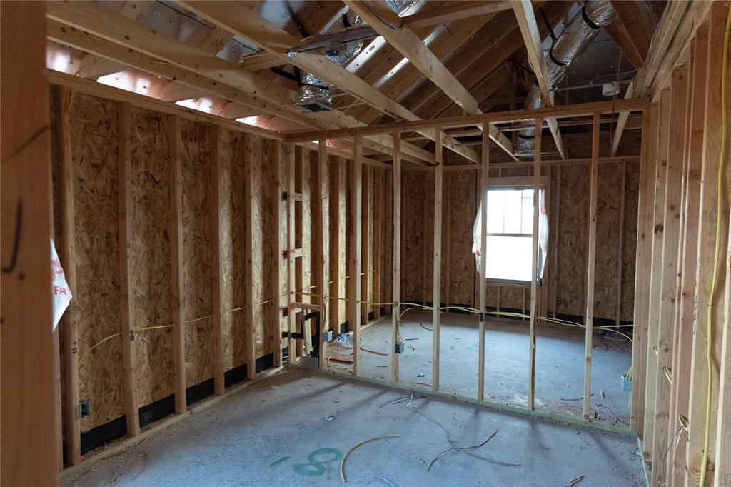 2121 Nw 171st Street Property Photo 9