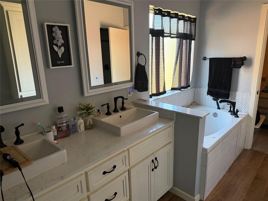 3701 Sunvalley Drive Property Photo 9