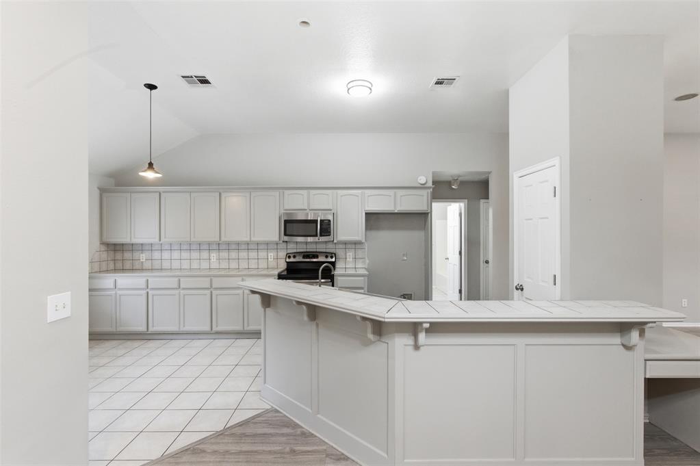 1708 Parkridge Drive Property Photo 8