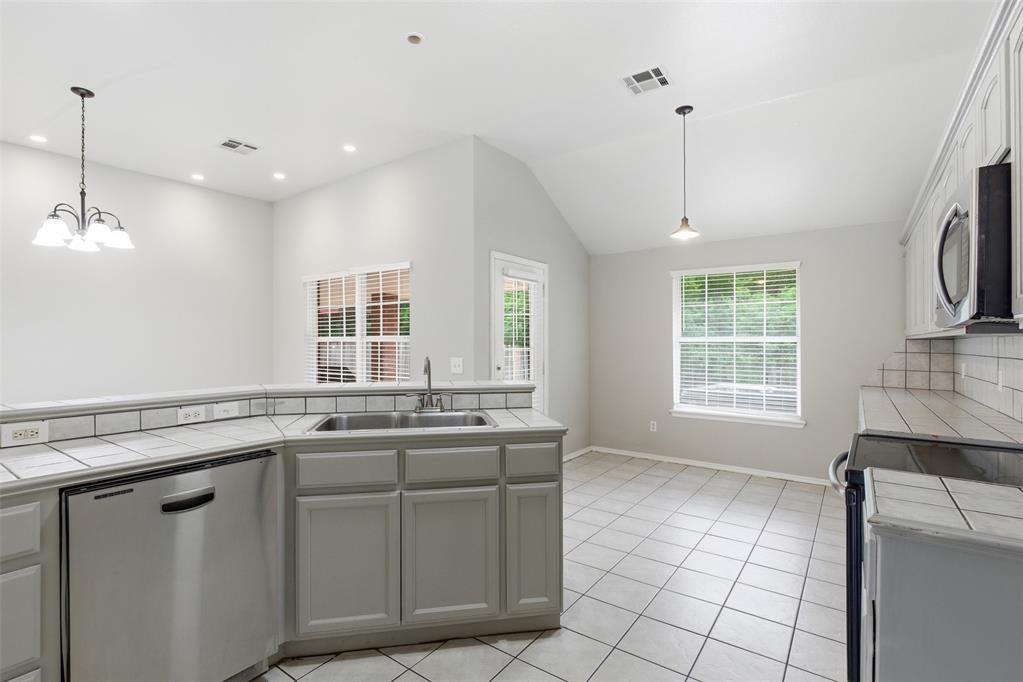 1708 Parkridge Drive Property Photo 10
