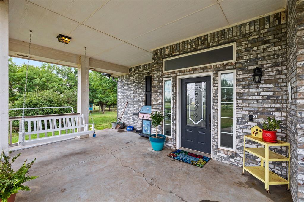 915 Rother Road Property Photo 6