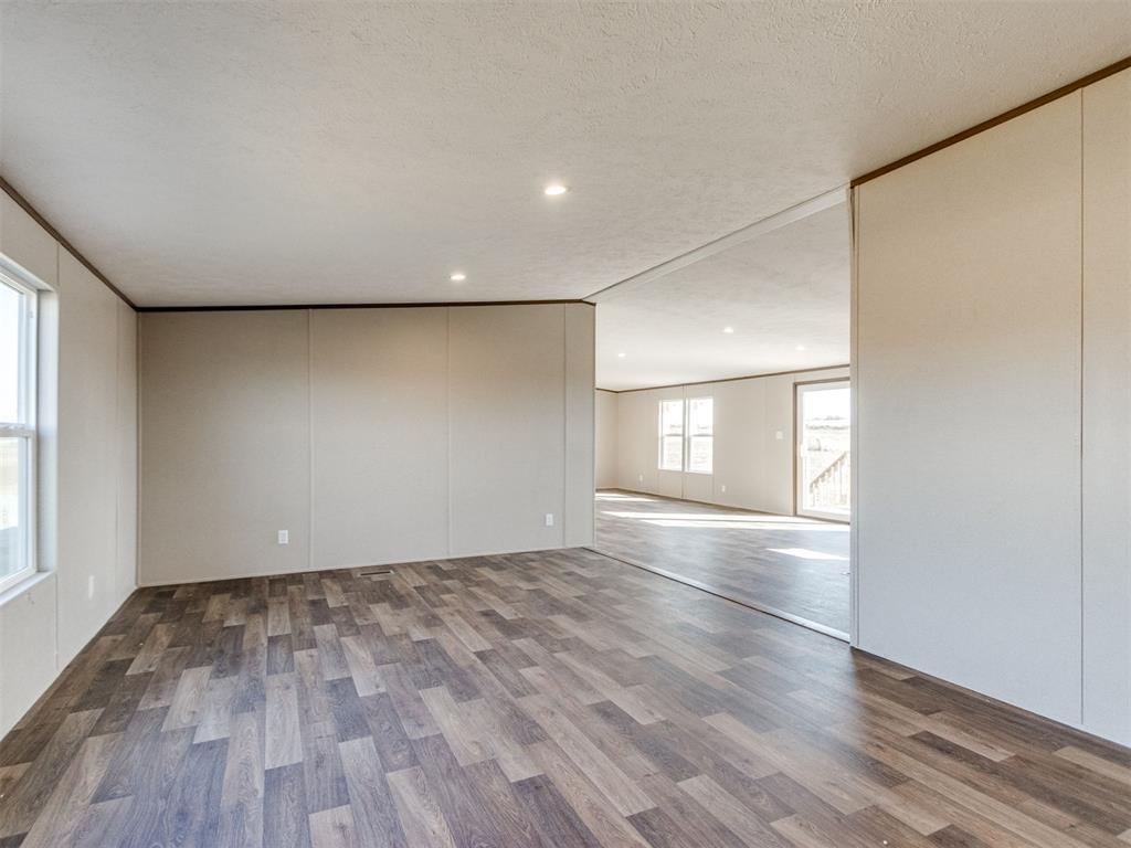 21222 Prairie View Road Property Photo 5