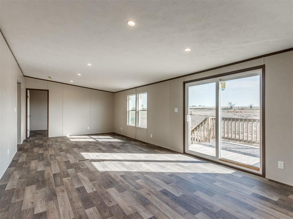 21222 Prairie View Road Property Photo 6