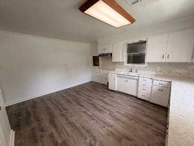 408 S Hammack Avenue Property Photo 7