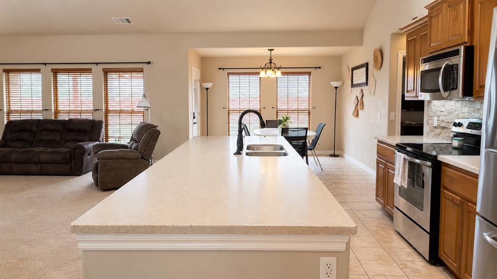 3101 White Tail Drive Property Photo 5