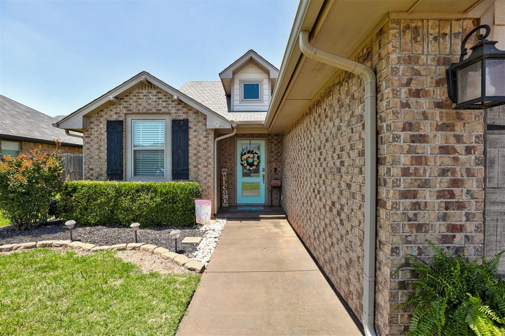 16709 Monroe Drive Property Photo 3