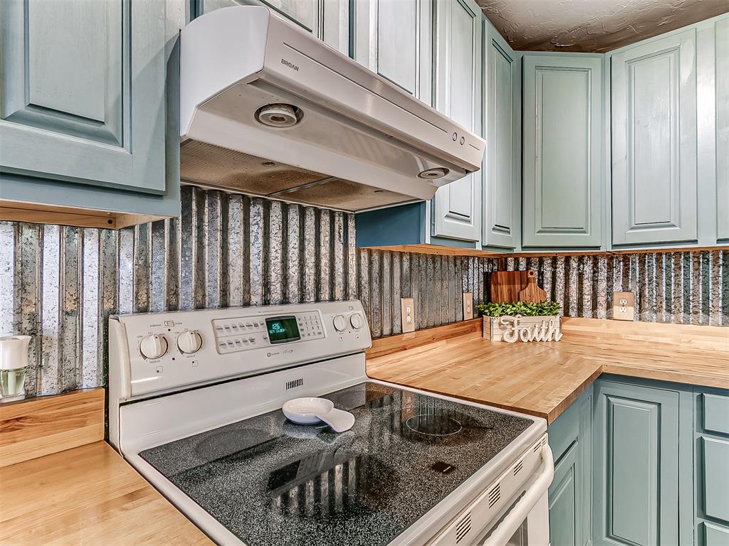 418 W Grimes Avenue Property Photo 8
