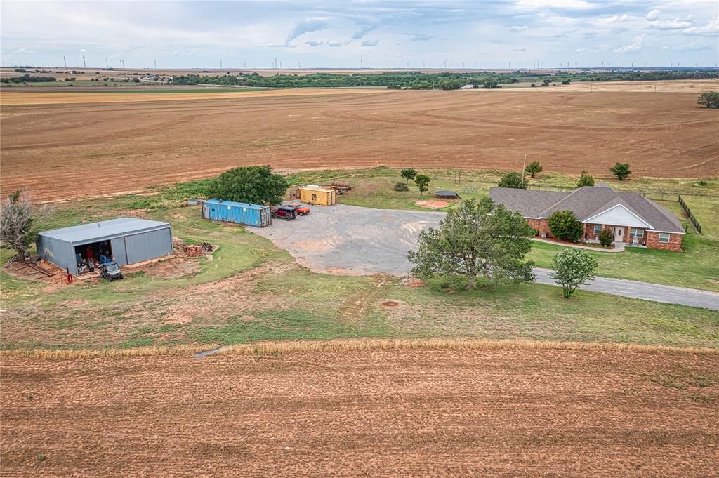 469 Western Property Photo 5