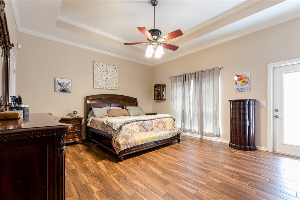 469 Western Property Photo 15