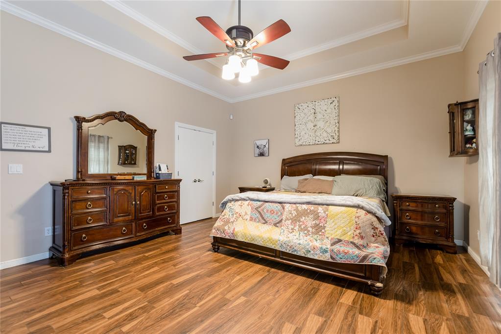 469 Western Property Photo 16