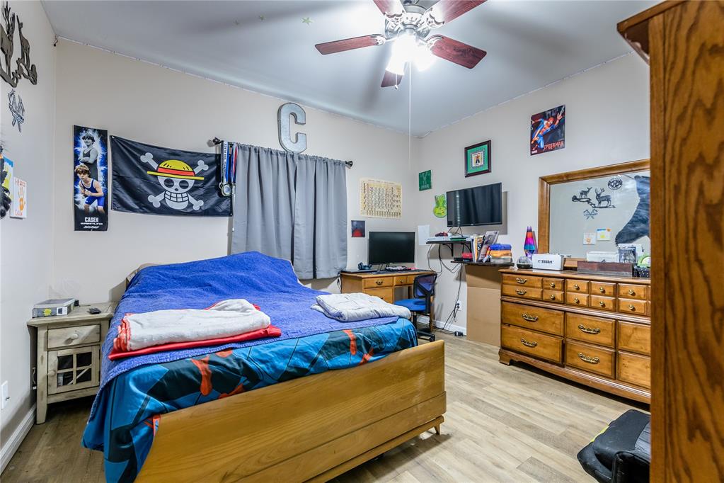 469 Western Property Photo 23