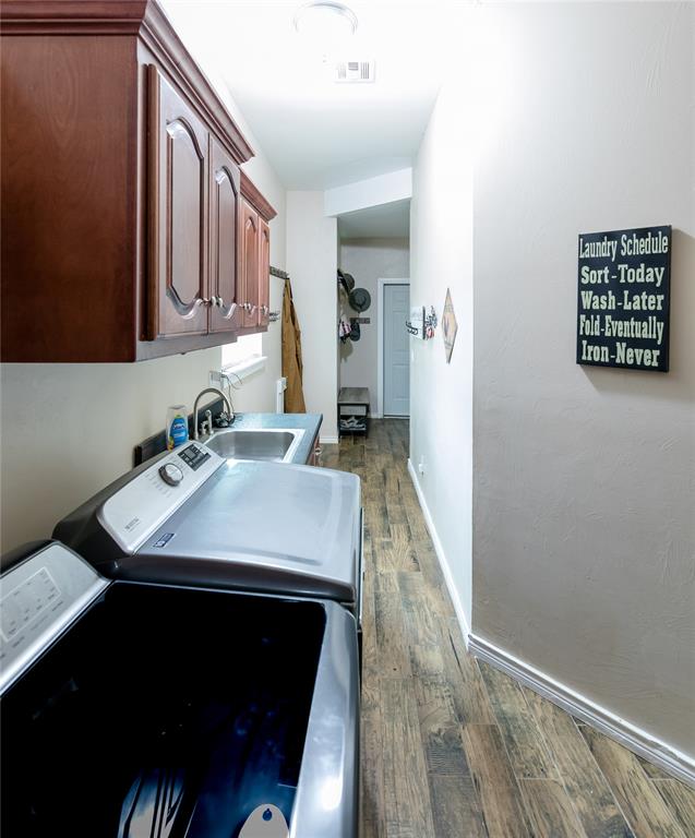 469 Western Property Photo 26